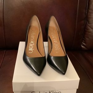 NWOT Calvin Klein Women's Gayle Pointy Toe Pumps